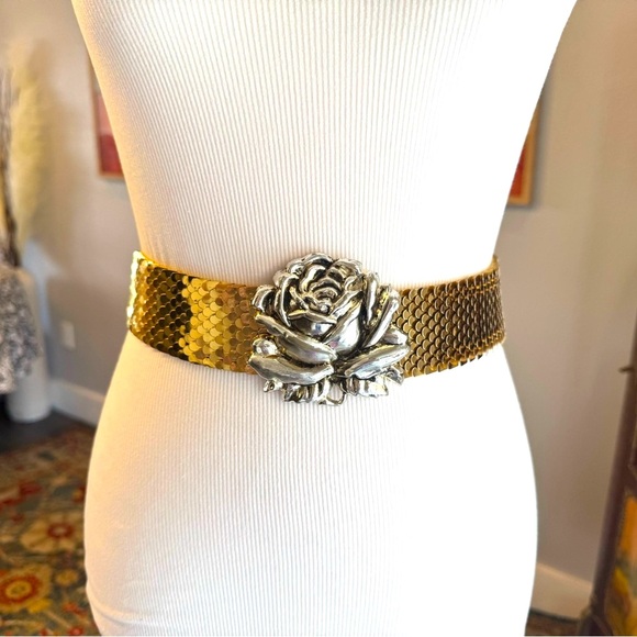 Gold Fish-scale Stretch and Silver Rose Buckle Belt - Picture 8 of 9
